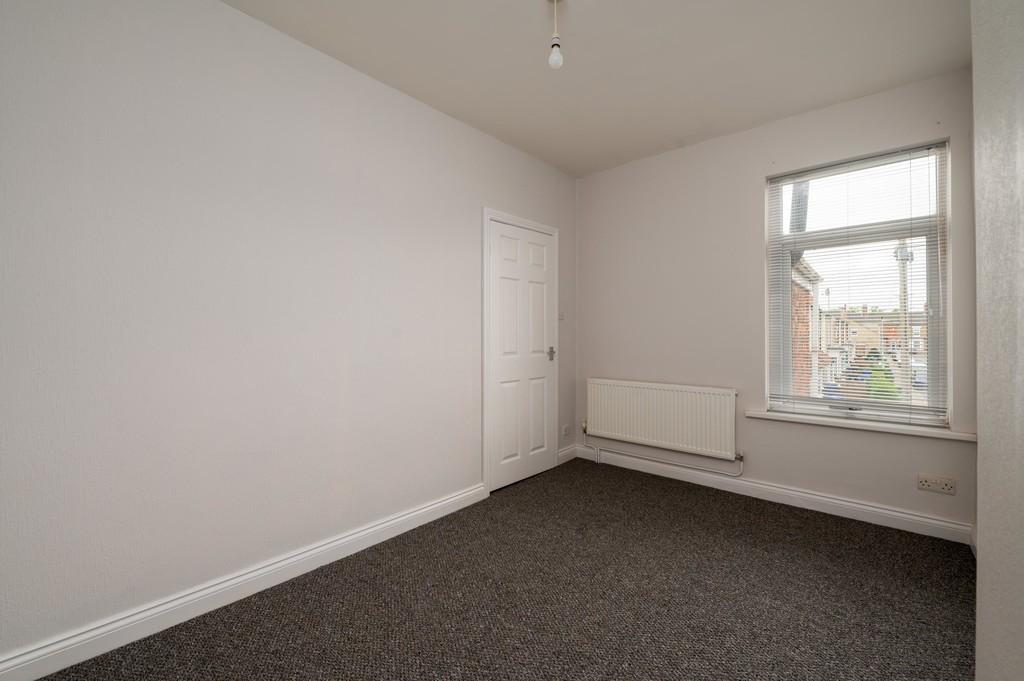 17-Highfield-Avenue-Grimsby-17