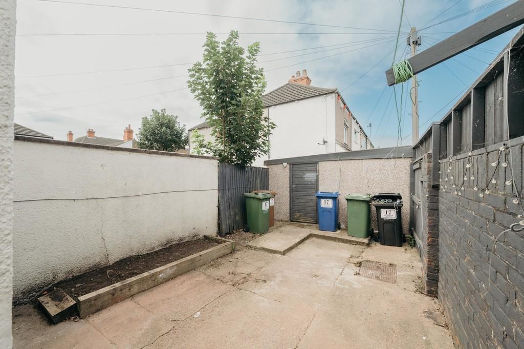 17-Highfield-Avenue-Grimsby-29