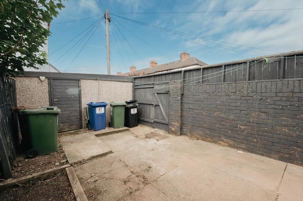 17-Highfield-Avenue-Grimsby-30