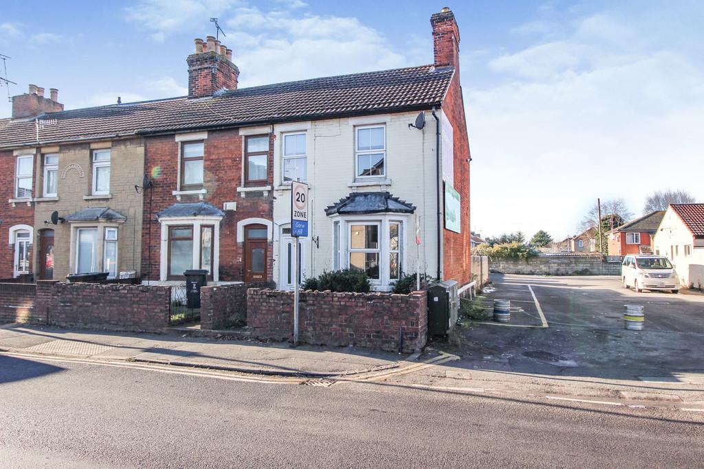 Cricklade Road, Gorse Hill, Swindon 3 bed end of terrace house £1,150