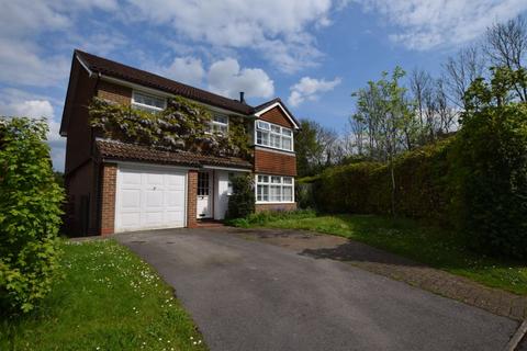 5 bedroom detached house for sale, Country walks nearby - Racecourse area, Alton