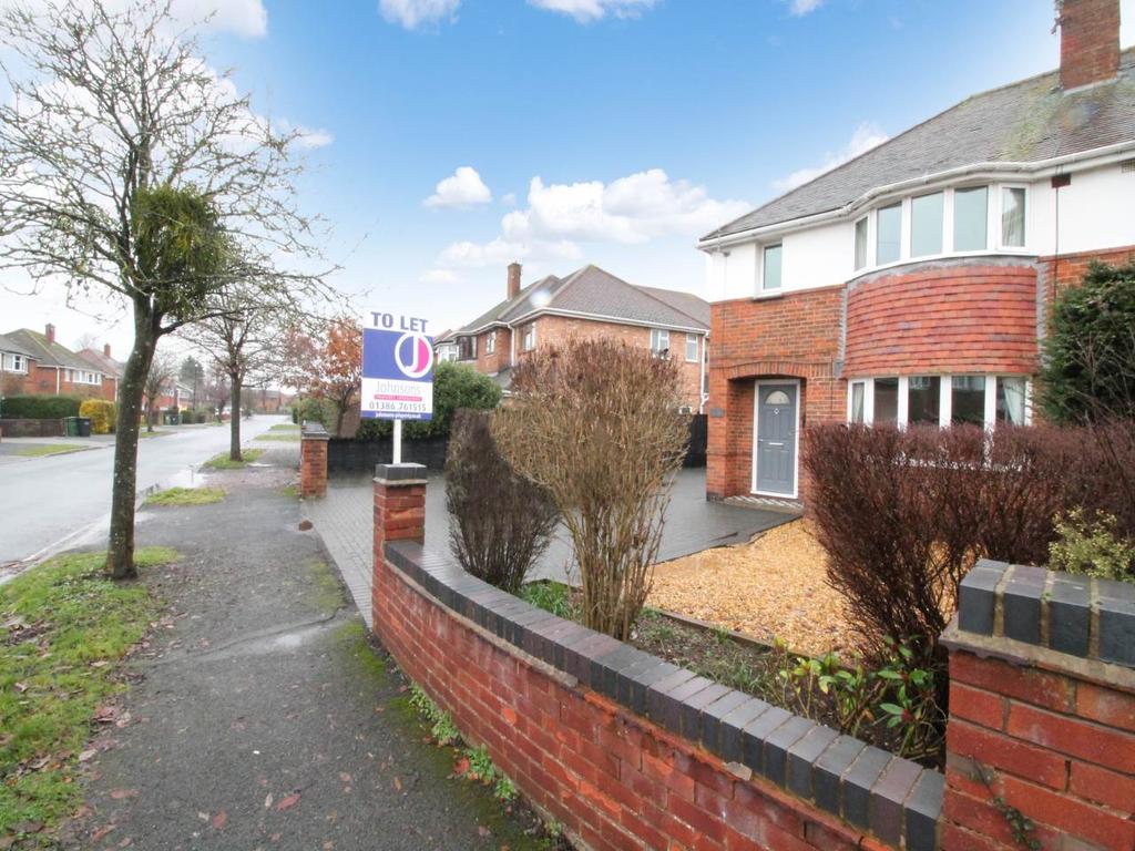 Woodstock Road, Worcester... 3 bed house £1,200 pcm (£277 pw)