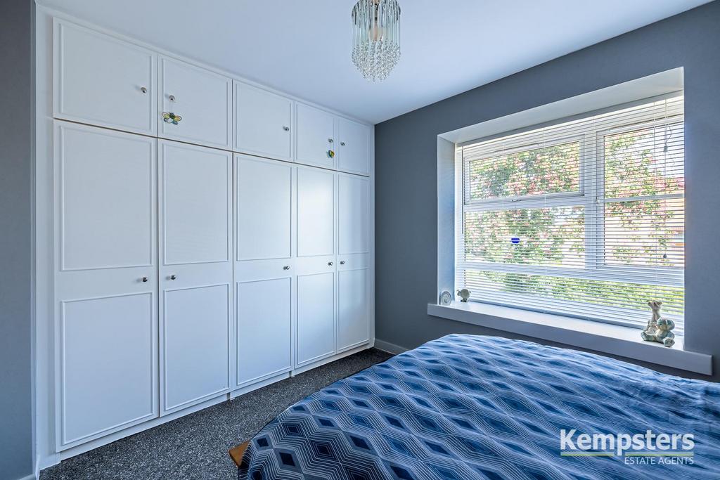 Bedroom 2nd.jpg