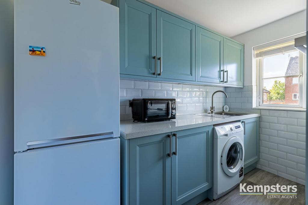 Kitchen 1.jpg