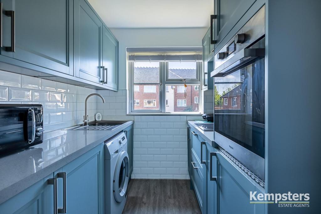 Kitchen 2.jpg