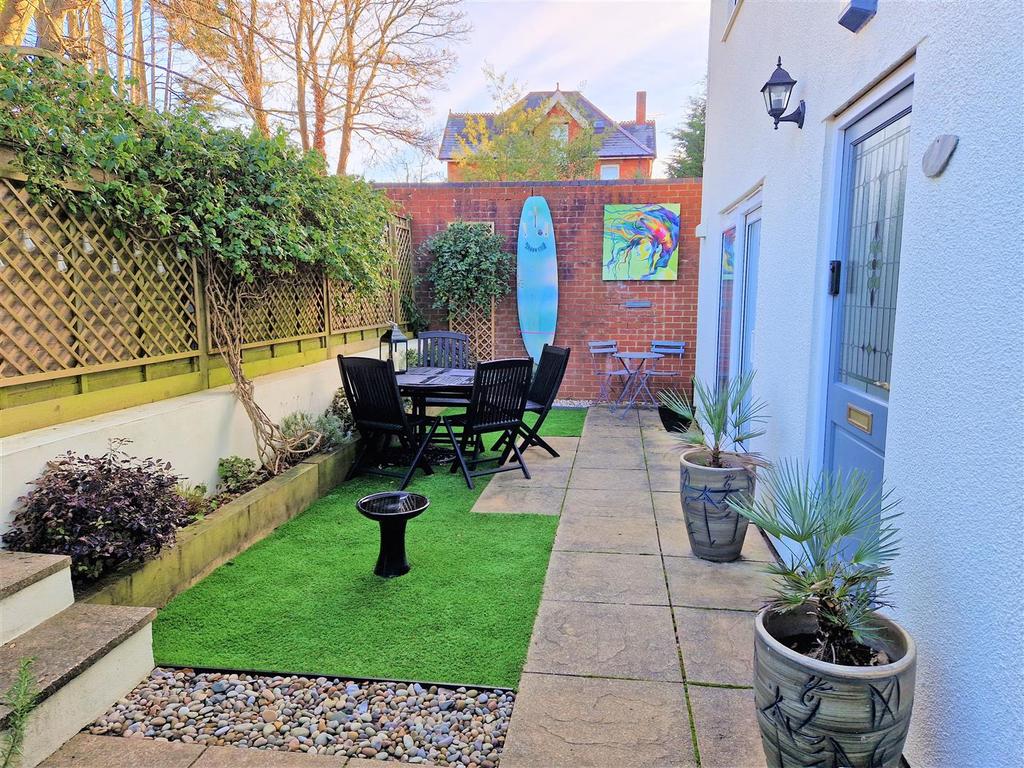 Westbourne Park Road, Bournemouth 2 bed ground floor flat £375,000