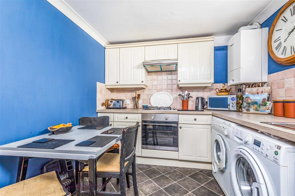 Westbourne Park Road, Bournemouth 2 bed ground floor flat £375,000