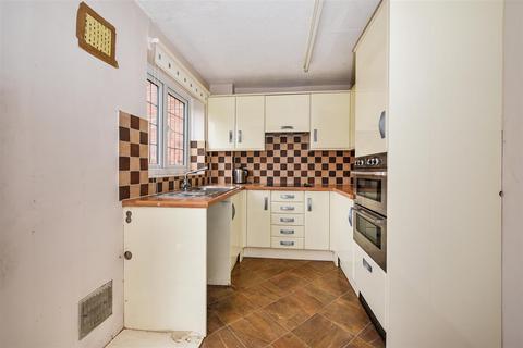 2 Manor Close, Shipton Bellinger, Tidworth, SP9 7UH