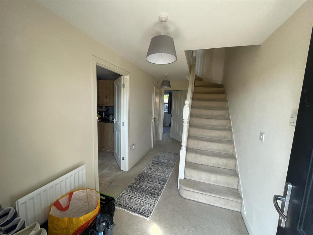 East Street, Warsop Vale, Mansfield 2 bed terraced house £675 pcm (£
