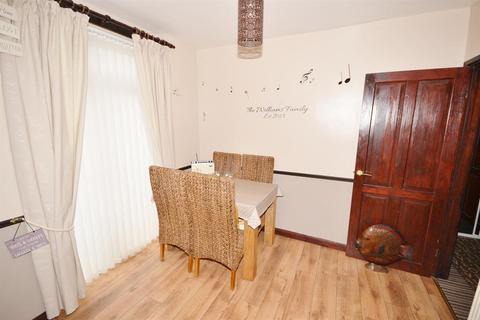 33 Kingsway, Dursley, GL11 4DJ