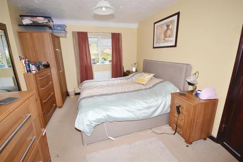 33 Kingsway, Dursley, GL11 4DJ