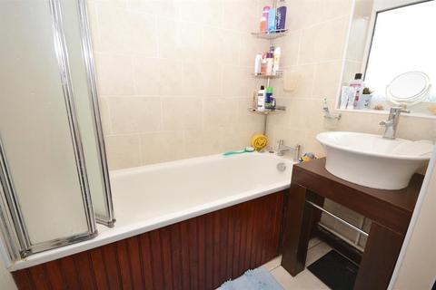 33 Kingsway, Dursley, GL11 4DJ