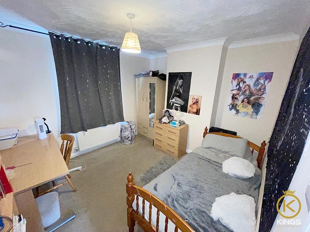 07 FF Bedroom 2.jpeg