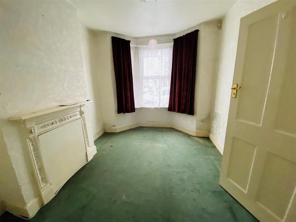 Laurier Road, Croydon 2 bed terraced house £335,000