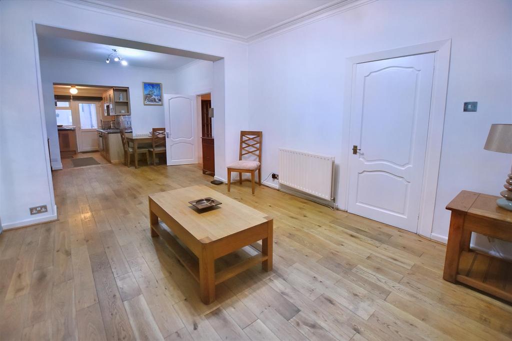 Prospect Place, Pembroke Dock 3 bed terraced house £140,000