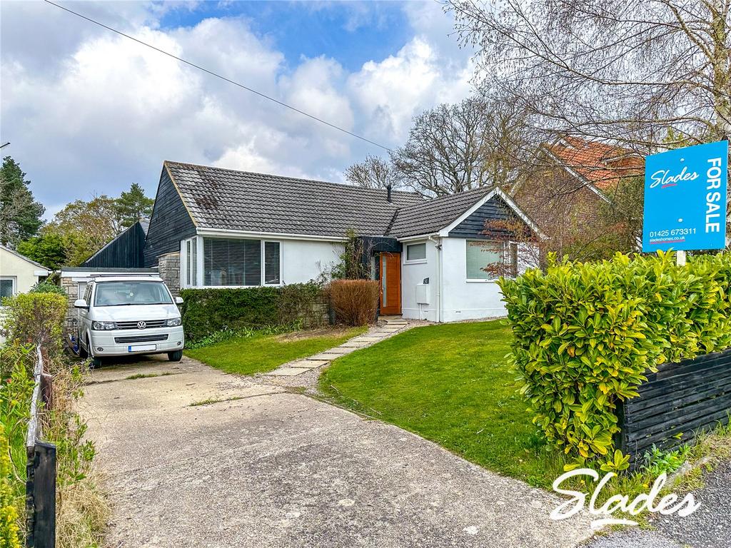 Bransgore Gardens, Bransgore, Christchurch, Dorset, BH23 3 bed bungalow