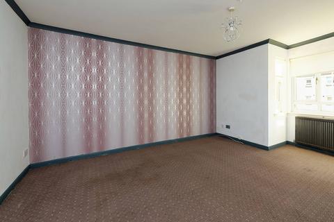 16 Lees Court, Coatbridge, ML5 4NT