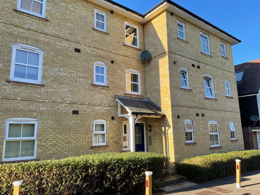 Woolston Place, SherfieldonLoddon, Hook, Hampshire, RG27 0FH 1 bed