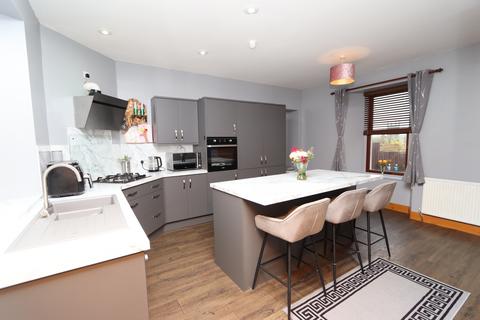 3 bedroom end of terrace house for sale - 20 Castle Street