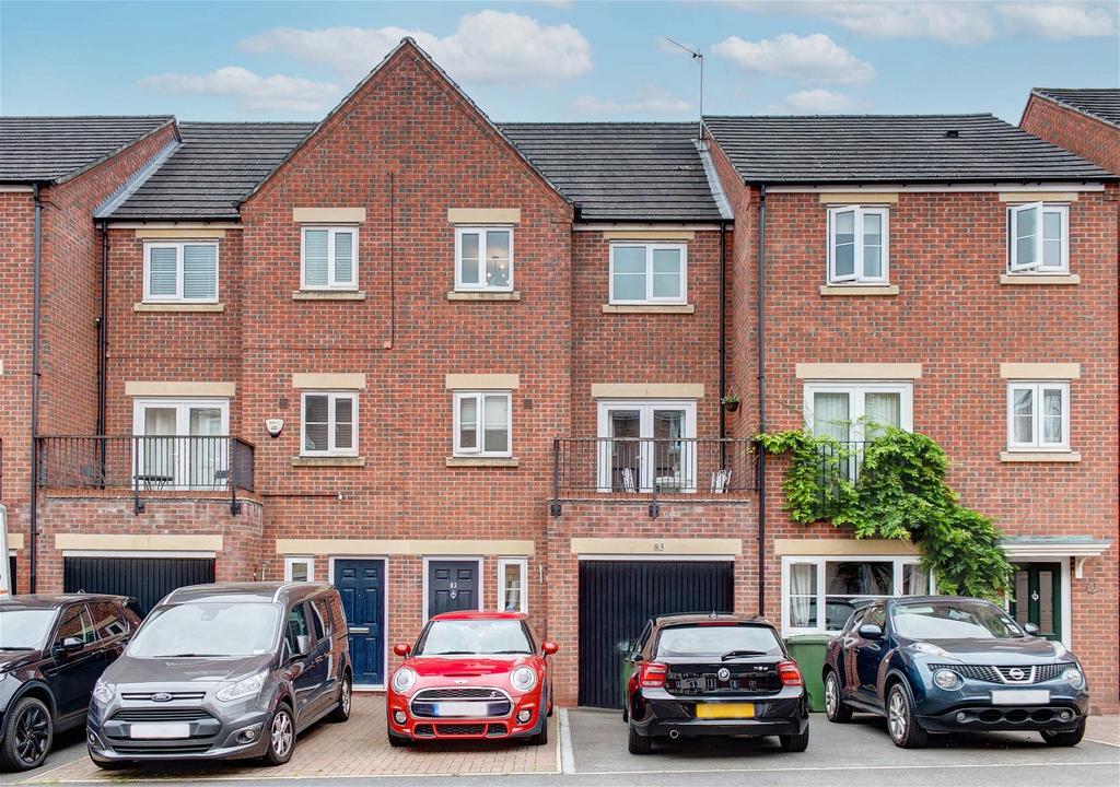 Dixon Close, Enfield, Redditch, B97 6AP 4 bed townhouse £240,000