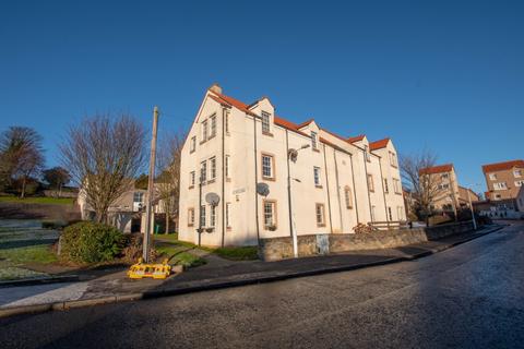 2 bedroom flat to rent, St Serfs Place, Dysart, KY1