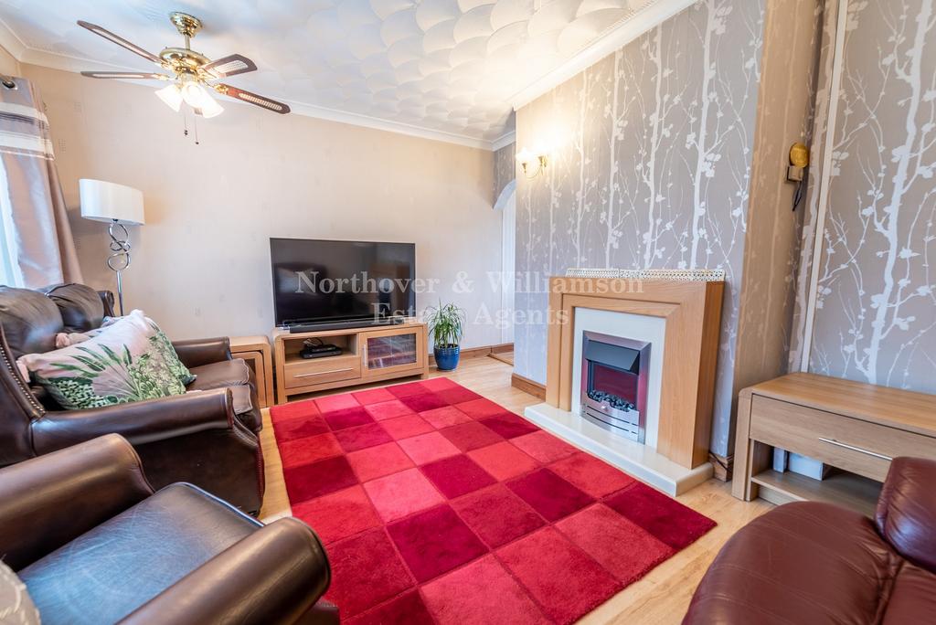 Crescent, Llanrumney, Cardiff. CF3 2 bed terraced house for