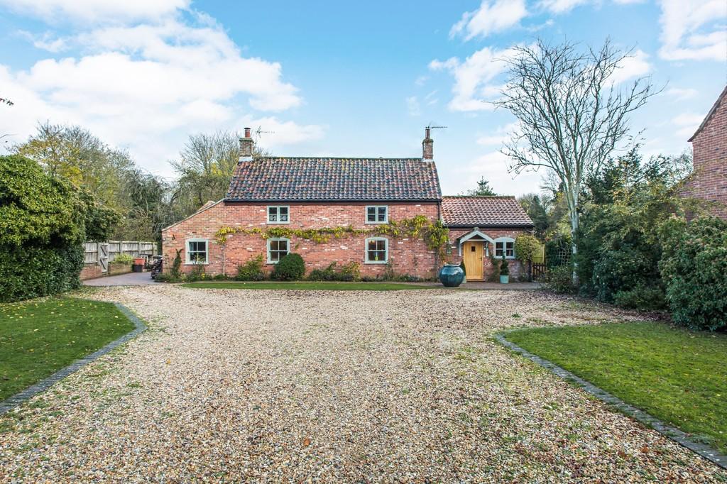 Foulsham 4 bed detached house for sale £650,000