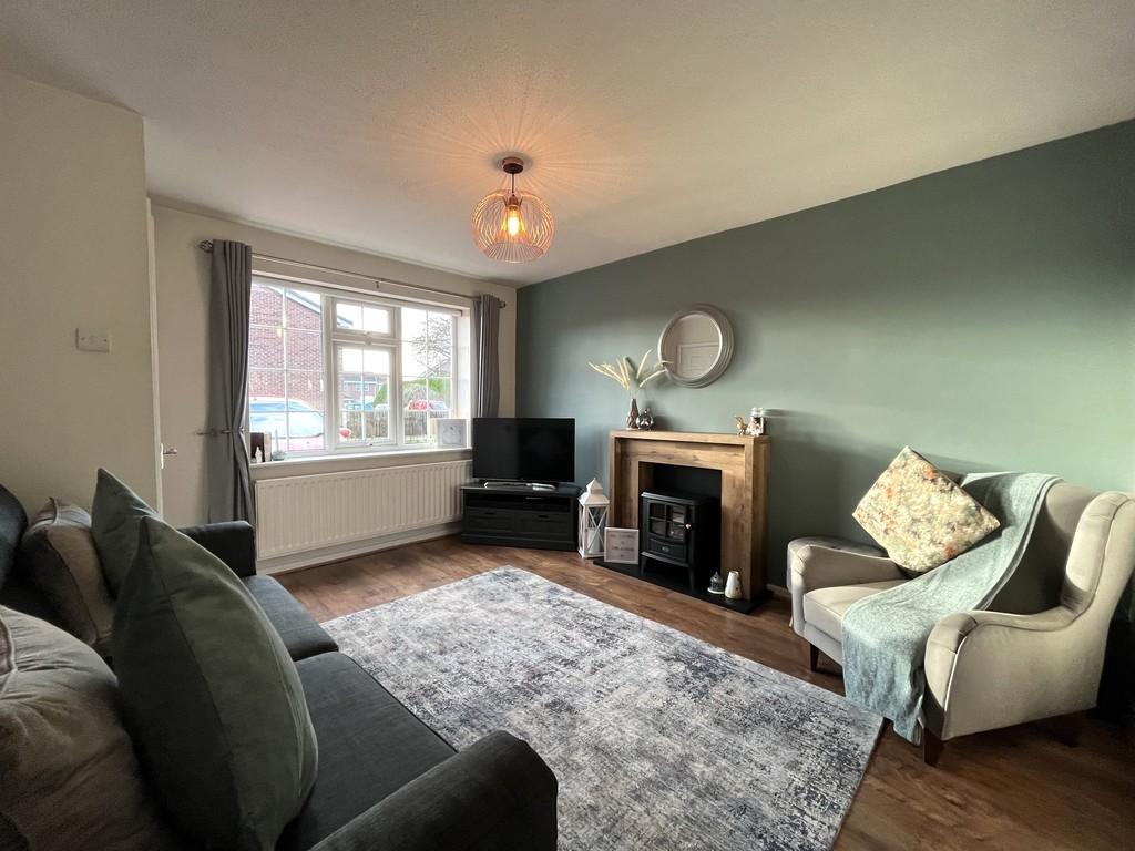 Whitley Close, Middlewich 3 bed semidetached house £195,000