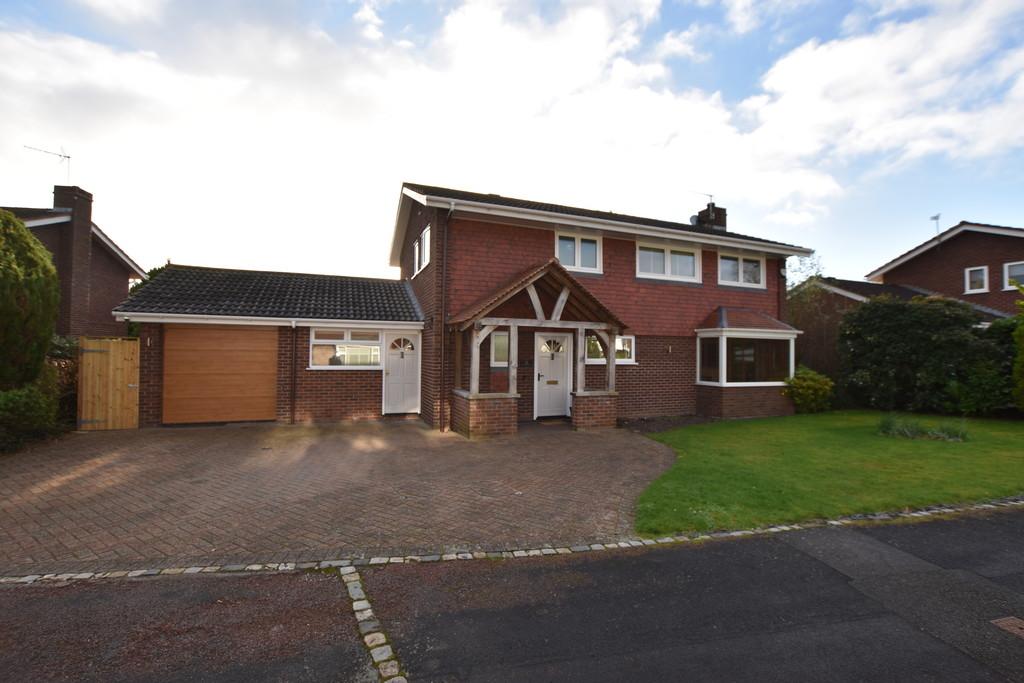 Holbein Close, Chester 4 bed detached house £2,500 pcm (£577 pw)