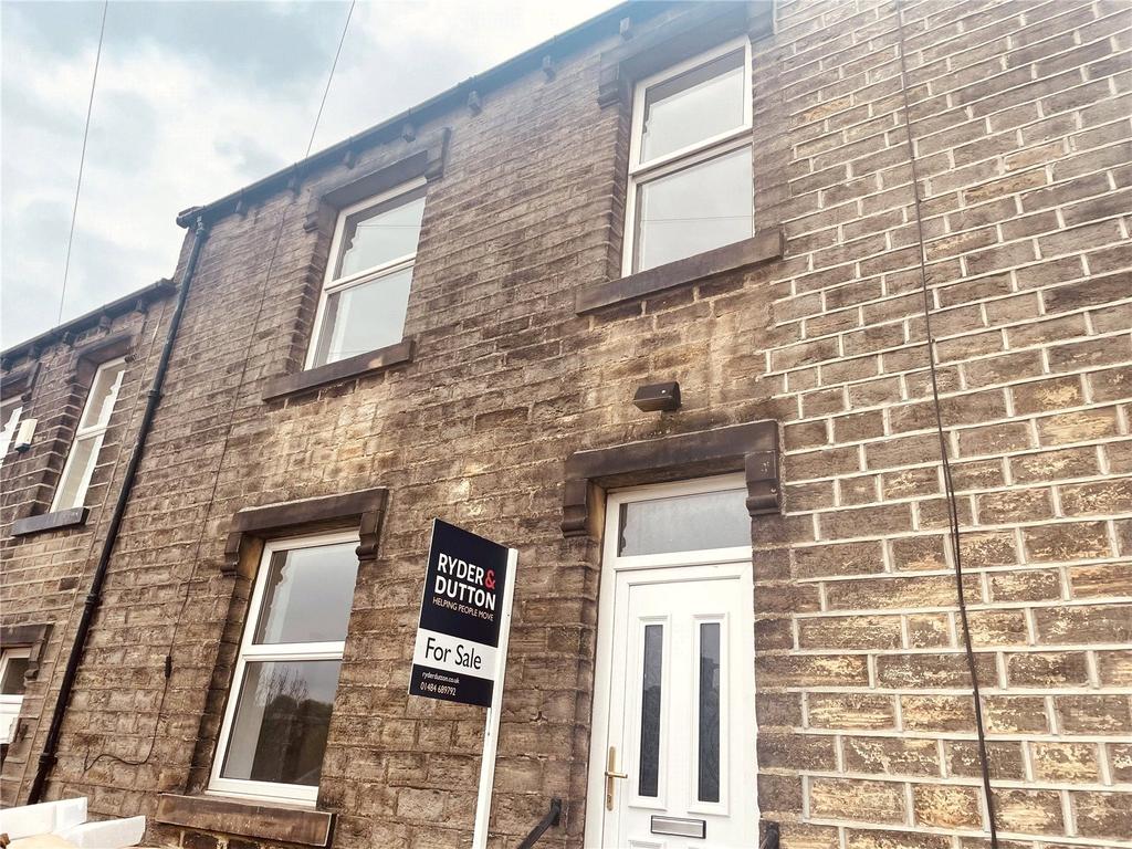 Victoria Road, Meltham, Holmfirth... 2 bed terraced house £100,000