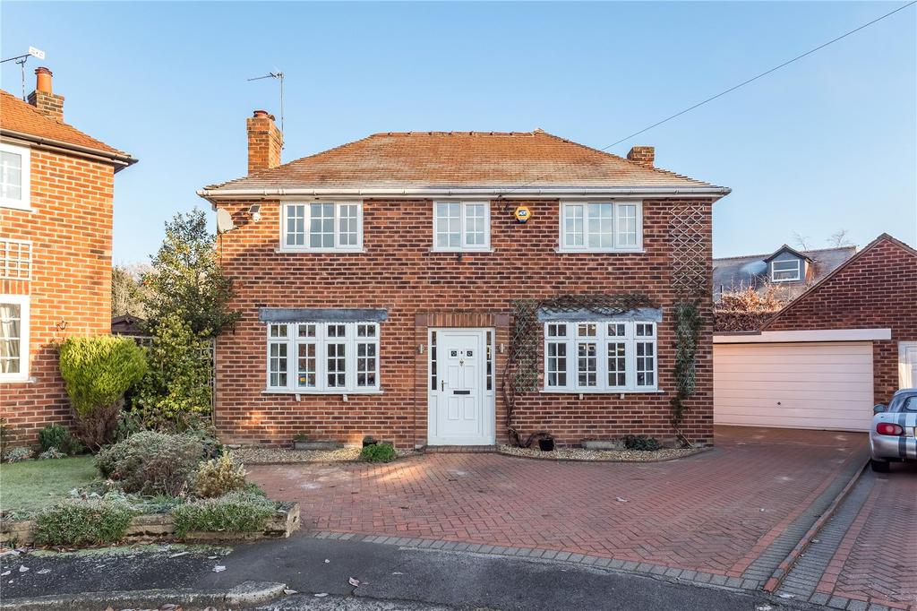 Sandown Drive, Hale Barns, Altrincham, WA15 4 bed detached house for