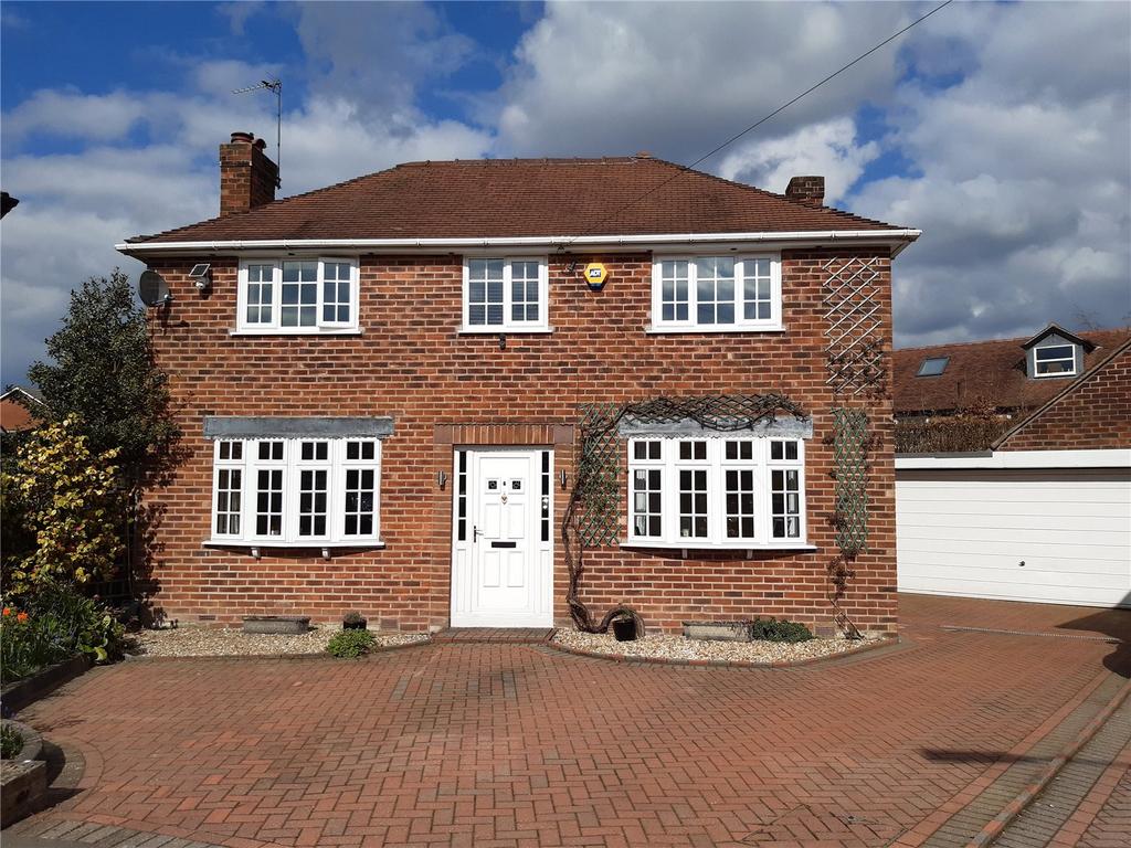 Sandown Drive, Hale Barns, Altrincham, WA15 4 bed detached house for