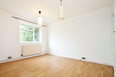 2 bedroom apartment for sale - Malmesbury Close, Pinner