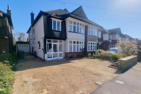 27 Park View, Pinner, HA5 4LL