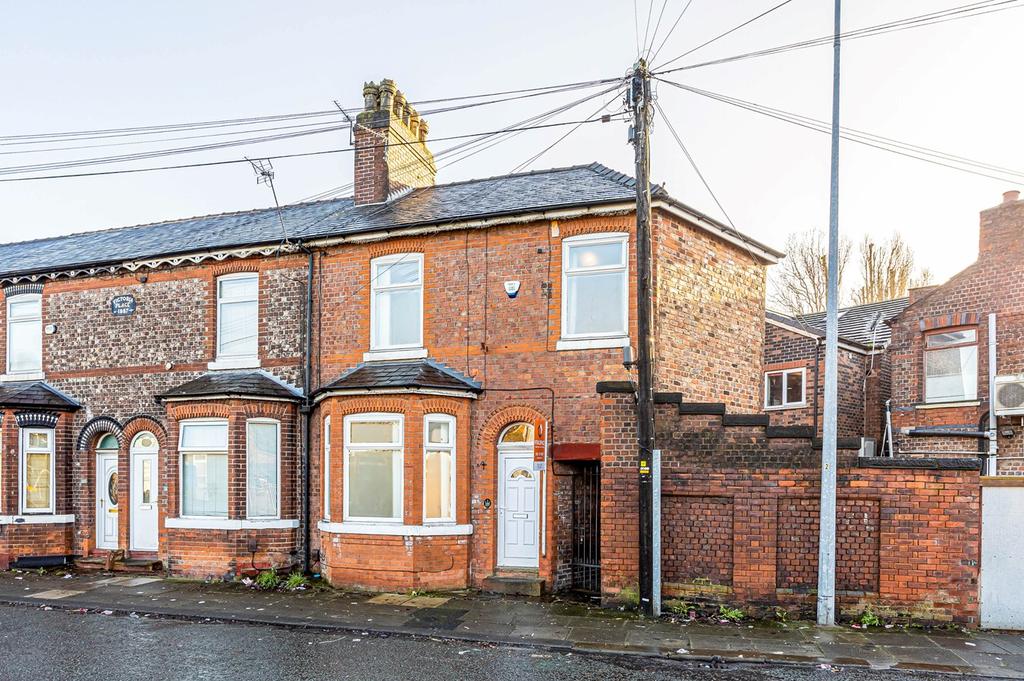 Shakespeare Crescent, Eccles... 2 bed terraced house £900 pcm (£208 pw)