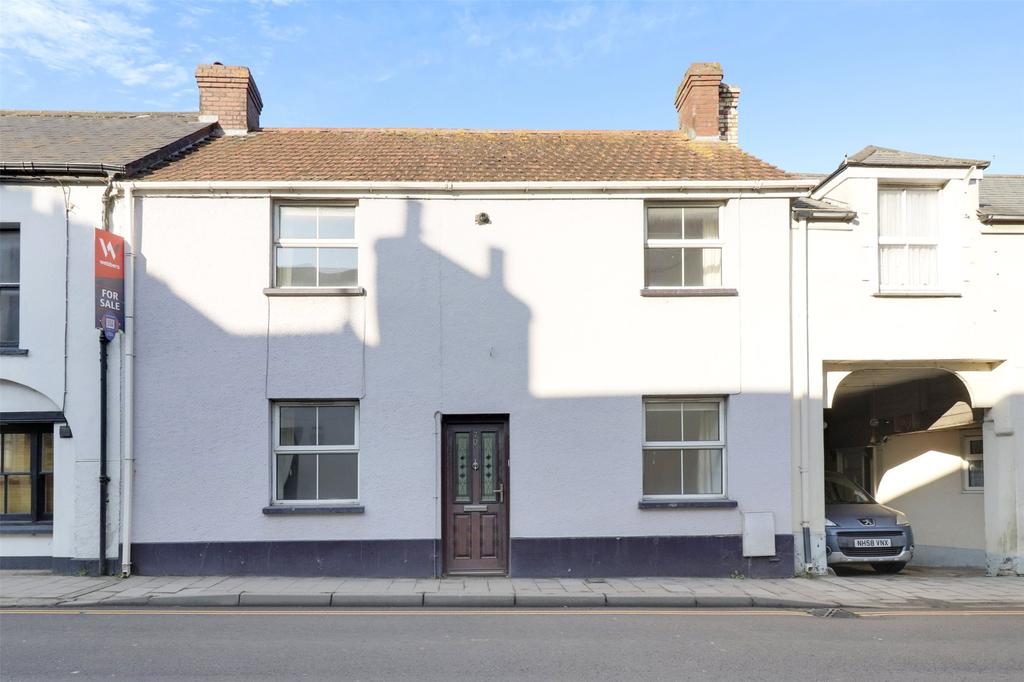 New Street, Torrington, Devon, EX38 3 bed terraced house for sale £