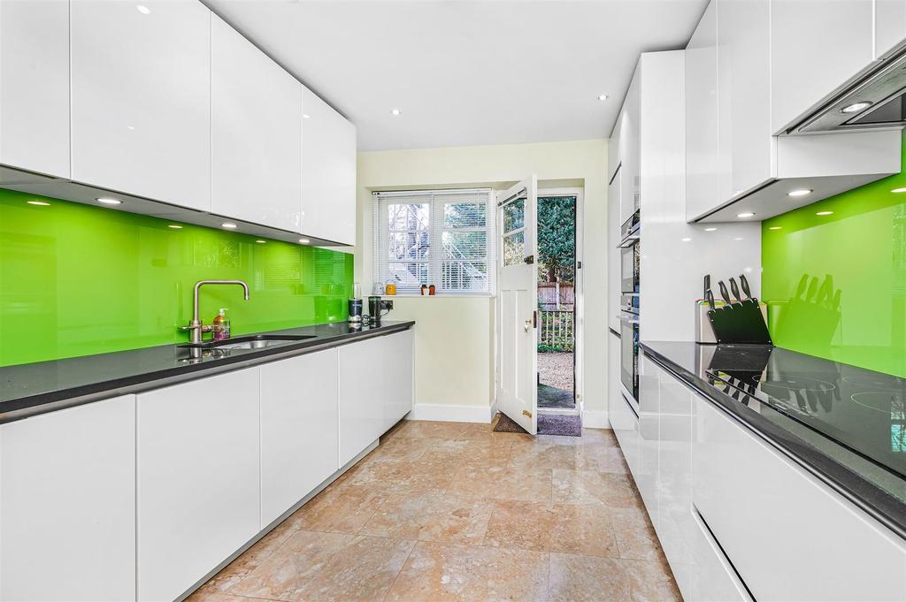 James Anderson - 33 Roehampton Close SW15 5 LU.JPG
