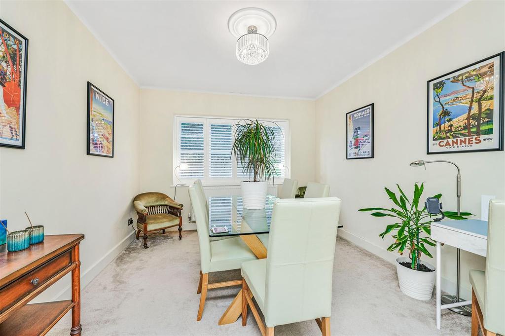 James Anderson - 33 Roehampton Close SW15 5 LU 7.JP