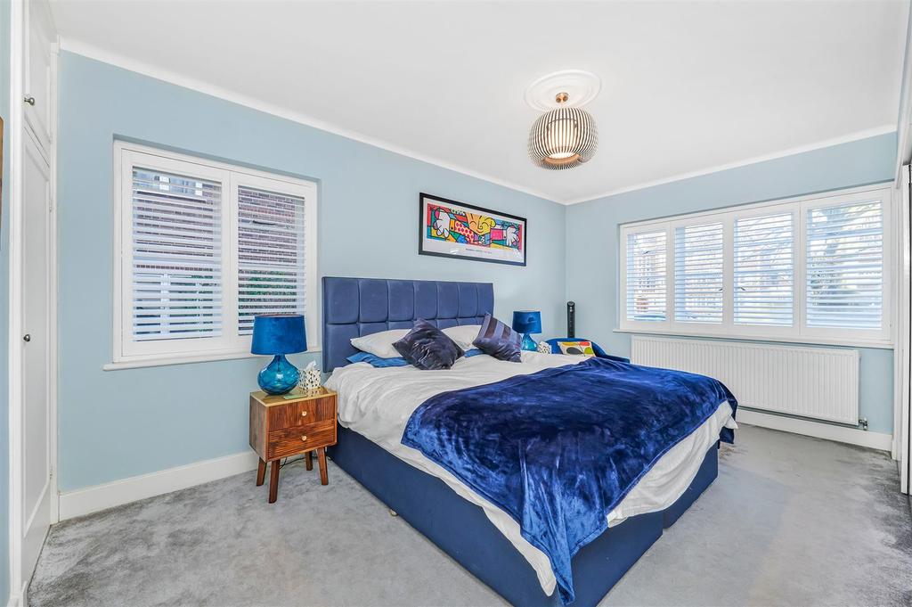 James Anderson - 33 Roehampton Close SW15 5 LU 12.J