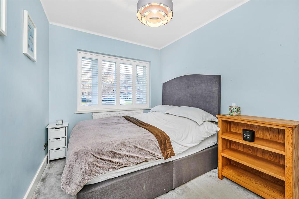 James Anderson - 33 Roehampton Close SW15 5 LU 11.J