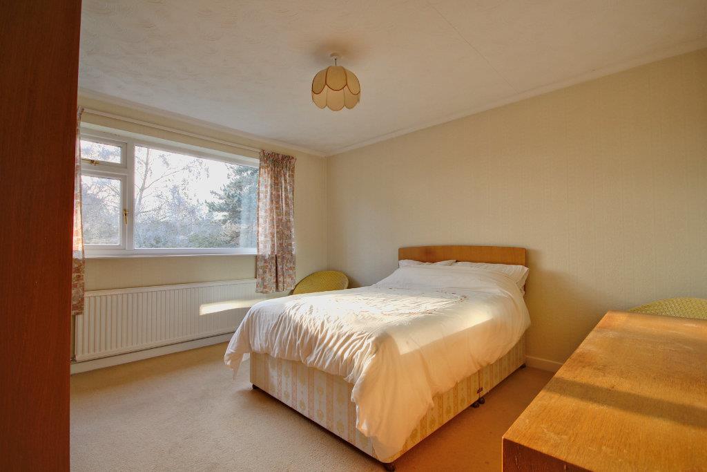 FOUR Bedroms