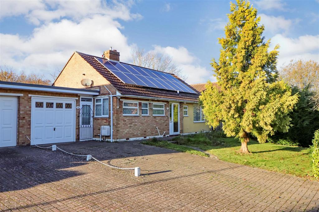 Queensway, Horsham 2 bed detached bungalow £550,000