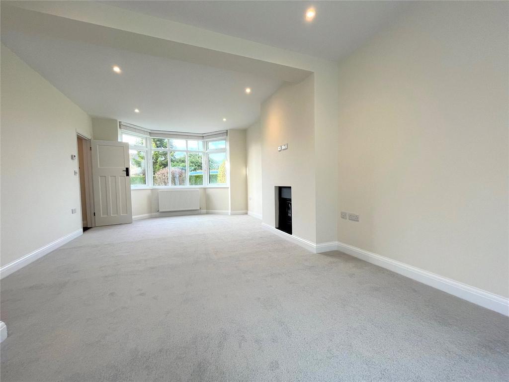 Bath Road, Bradford On Avon 3 bed detached house £1,850 pcm (£427 pw)