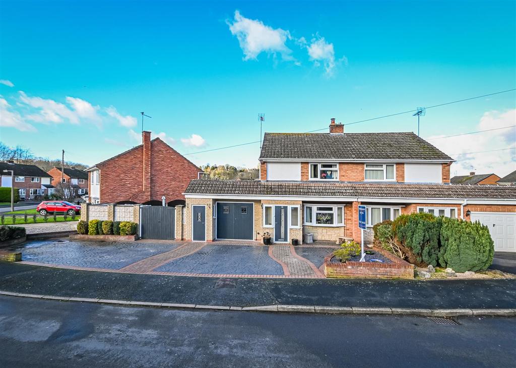 4 Well Meadow, Bridgnorth 3 bed semidetached house £295,000