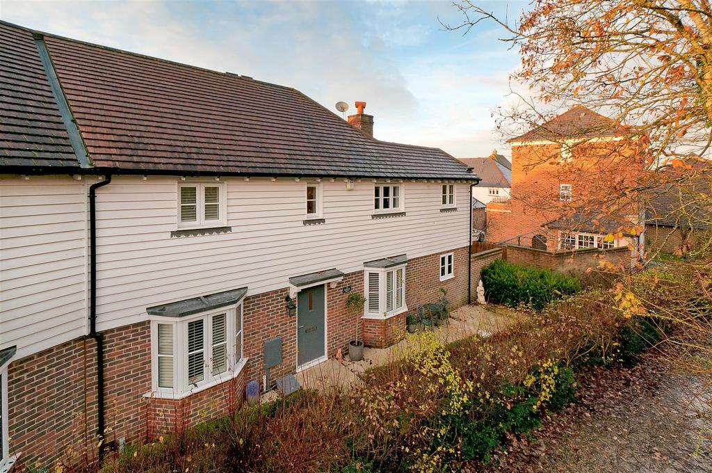 McArthur Drive, Kings Hill, ME19 4GW 4 bed semidetached house £525,000