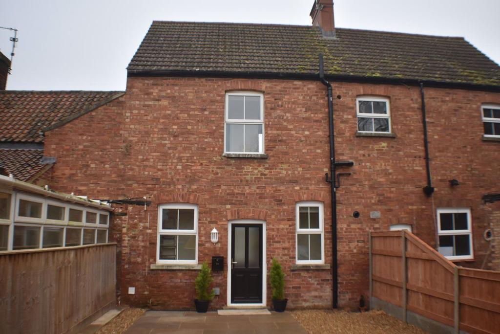 Hall Drive, Gosberton, Lincs PE11 4LX 2 bed terraced house £700 pcm