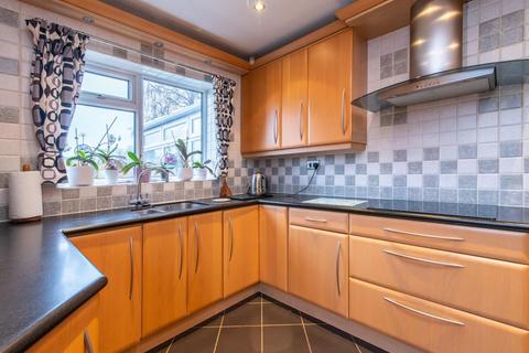 17a Crow Park Drive, Burton Joyce, Nottingham, NG14 5AS