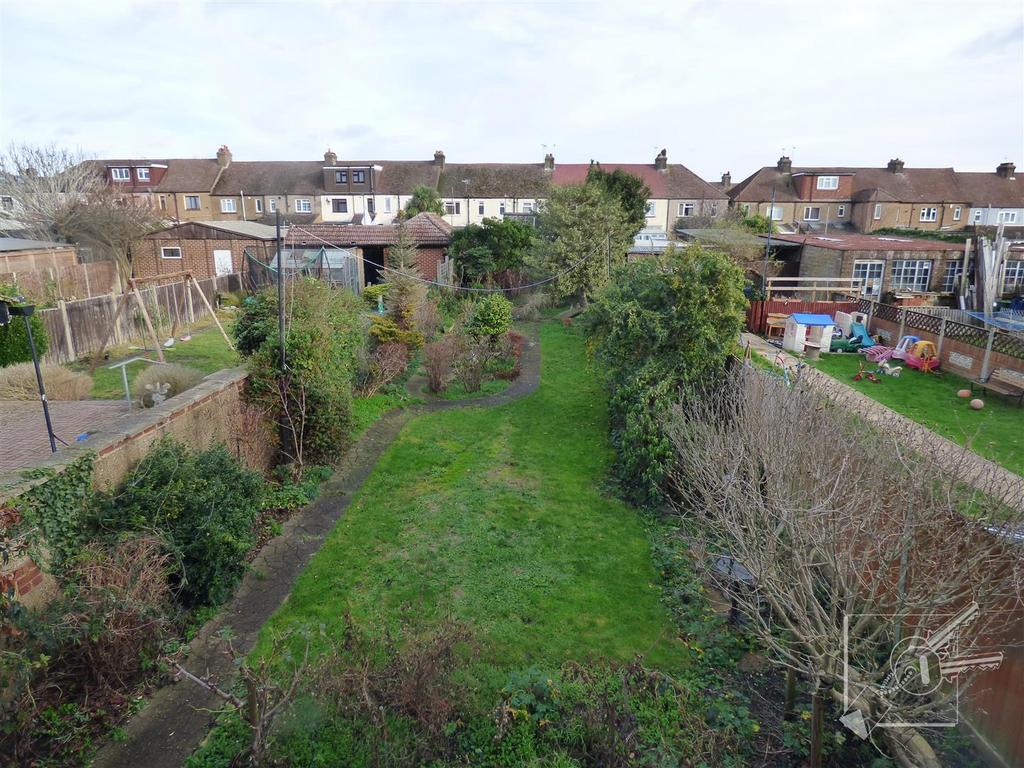 Dover Road, Northfleet, Gravesend 3 bed house £350,000