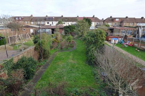 30 Dover Road, Northfleet, Gravesend, DA11 9QD