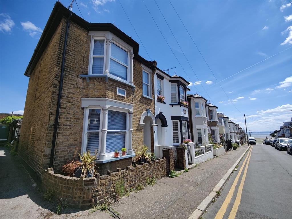 Seaview Road, LeighOnSea 1 bed in a house share £425 pcm (£98 pw)